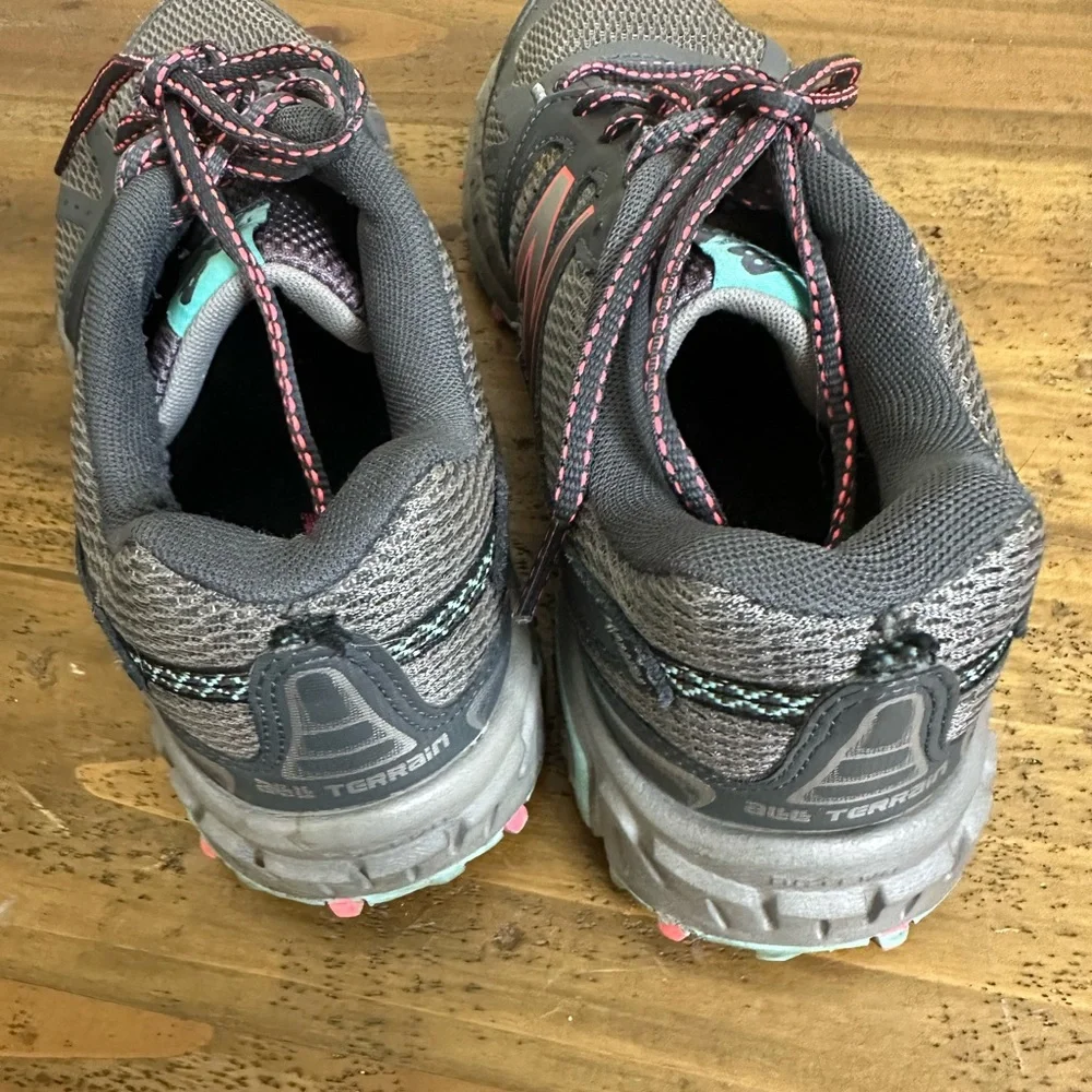 New Balance Women 7.5 412 v3 TechRide Trail Running Shoes